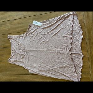 American Eagle sleeveless shirt